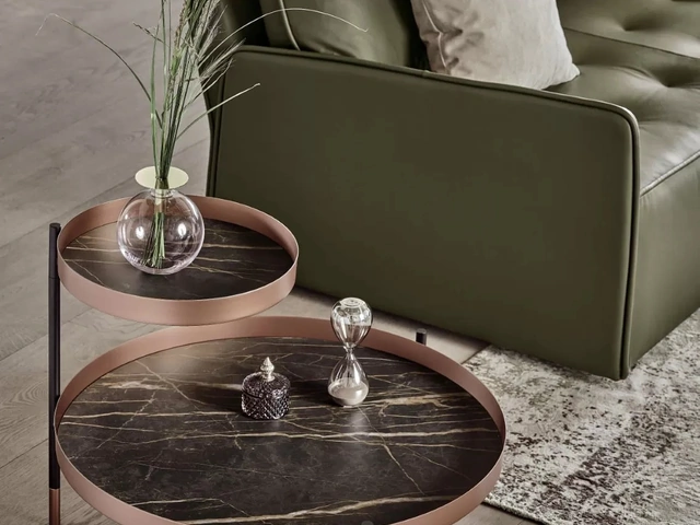 Tavolino Planet con piani in SuperMarmo e struttura in acciaio laccato di Bontempi