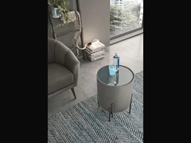 Tavolino Pouf Planos con top in vetro e struttura rivestita in microfibra effetto velluto di Target Point