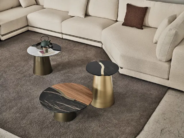 Tavolino Yang con base in metallo laccato e top in marmo e legno di Bontempi
