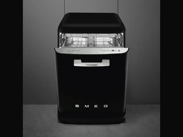 Lavastoviglie LVFABBL3 50s Style Nera di Smeg