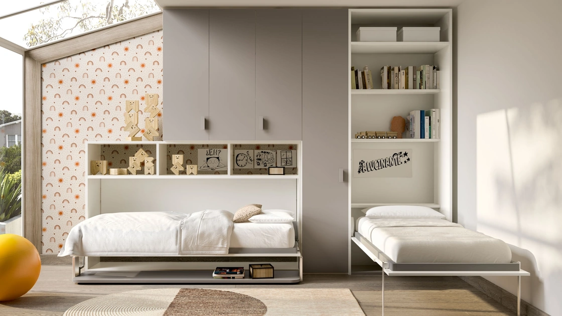Camera salvaspazio con letti a scomparsa aperti Room 149 di Zg Mobili