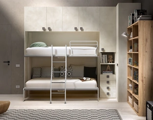 Camera salvaspazio con letto a castello aperto Room 152 di Zg Mobili