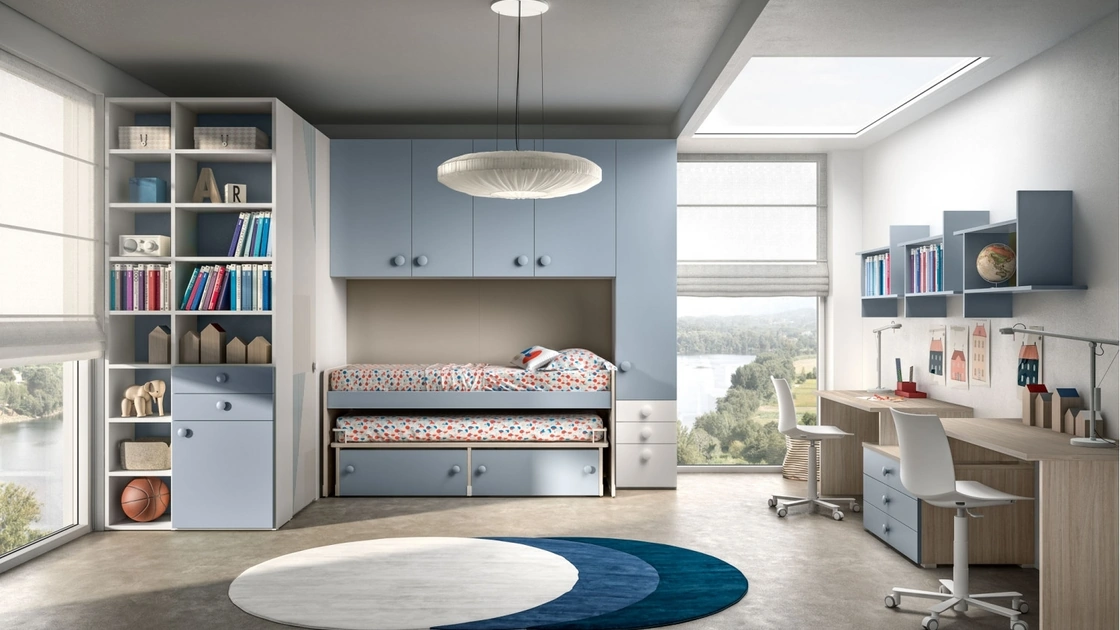 Camera con ponte angolare Room 142 con due letti e due scrivanie di Zg Mobili