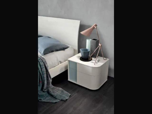 Comodino Bold in Olmo Artico laccato Nuvola di Maronese Acf