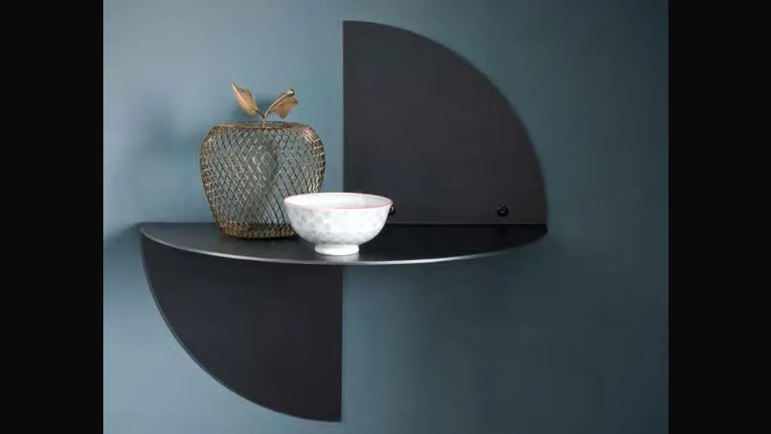 Comodino di design Petalo in ferro di Alta Corte