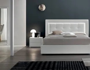 Letto matrimoniale con testiera classica in lavorazione capitonnè con luce integrata Deo LIght di Maronese Acf