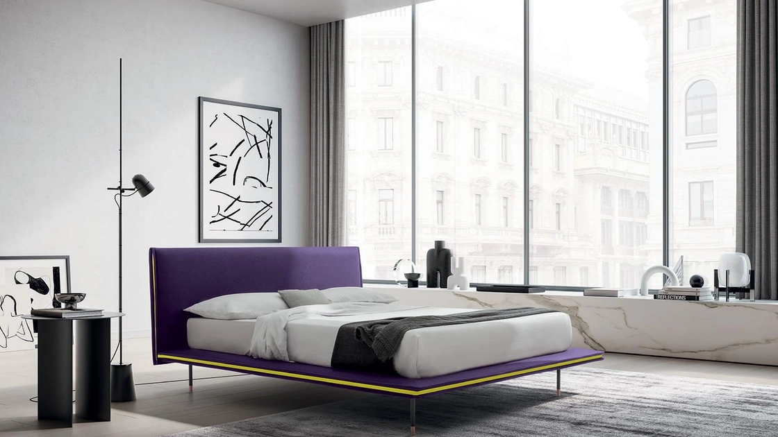Letto dalla struttura minimal e sottile con testiera Elle di Felis