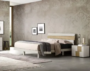 Letto laccato Bianco Gesso con inserto in materico Nodato Chiaro con testiera Jolly di Murobianco