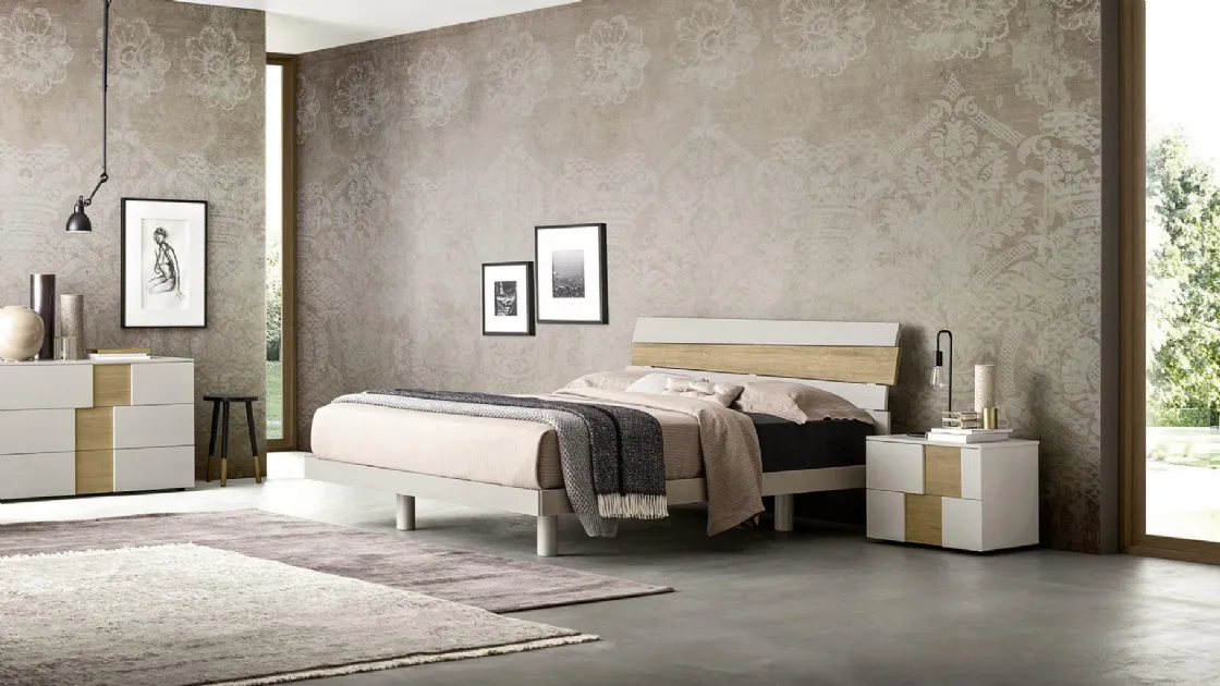 Letto laccato Bianco Gesso con inserto in materico Nodato Chiaro con testiera Jolly di Murobianco