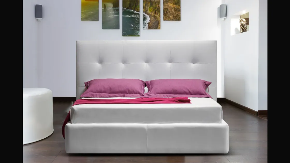 Letto Wall in pelle con testiera trapuntata di Nicoletti Home