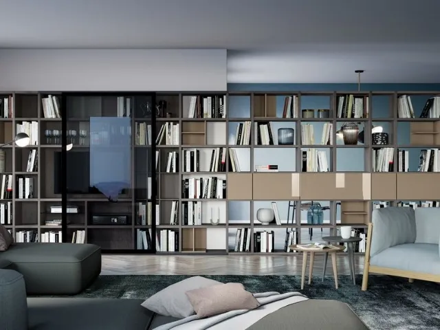 Libreria a muro e divisoria Logic Collection 03 in rovere fumo, laccato lucido e vetro grigio trasparente di Morassutti