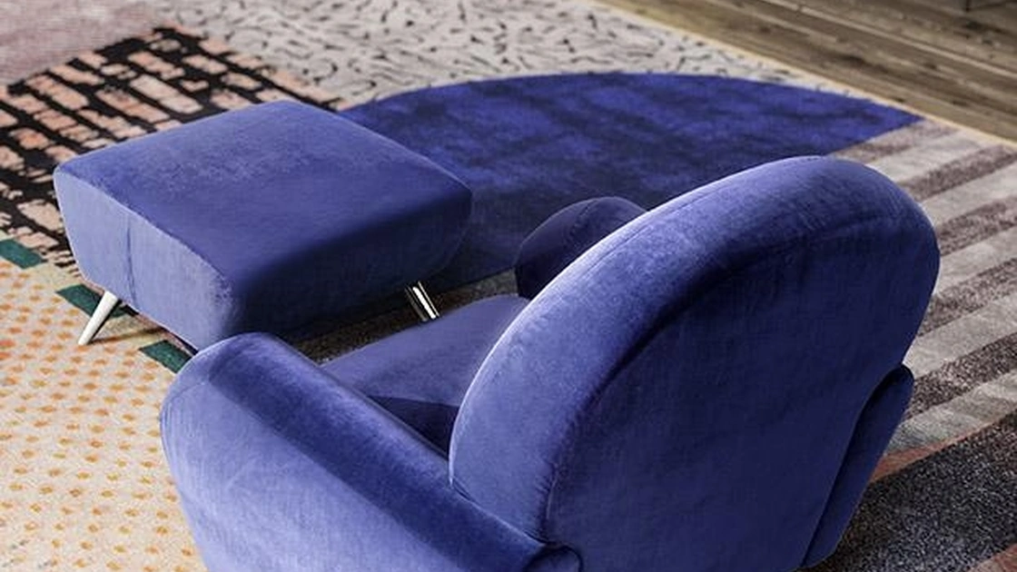 Poltrona in tessuto con piedini in metallo Clair di Felis