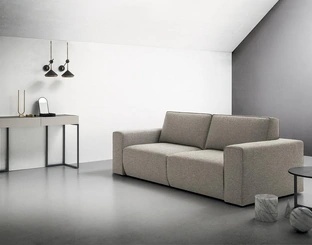 Divano lineare in tessuto Byron di Felis