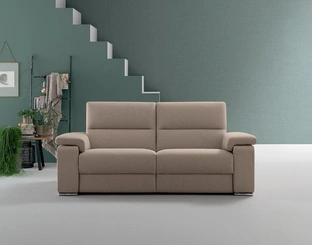 Divano lineare in tessuto Eros di Felis