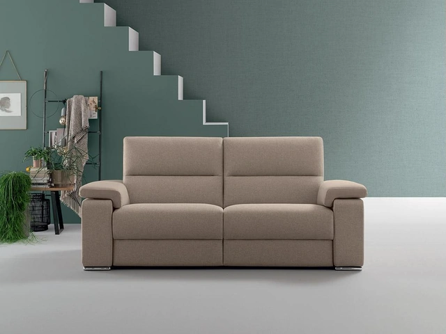 Divano lineare in tessuto Eros di Felis