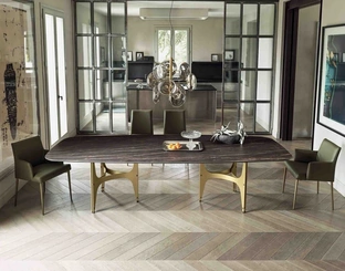 Tavolo Universe XXL con top in SuperMarmo e base in acciaio laccato di Bontempi