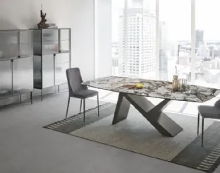 Tavolo Ikarus con piano in gres urban marble e struttura in metallo laccato antracite di Sedit