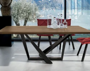 Tavolo rettangolare Priamo in legno impiallacciato con struttura in metallo di Target Point