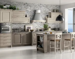 Cucina Classica con isola Bolgheri v01 in Rovere finitura Cuvèe e Soya con top in laminato Pietra Vecchia di Stosa