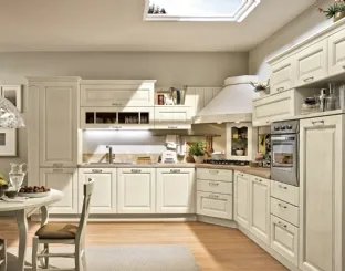 Cucina Classicha Bolgheri v5 in Rovere Finitura Burro, Maniglia MX0, Top Laminato Luserna Bianco di Stosa