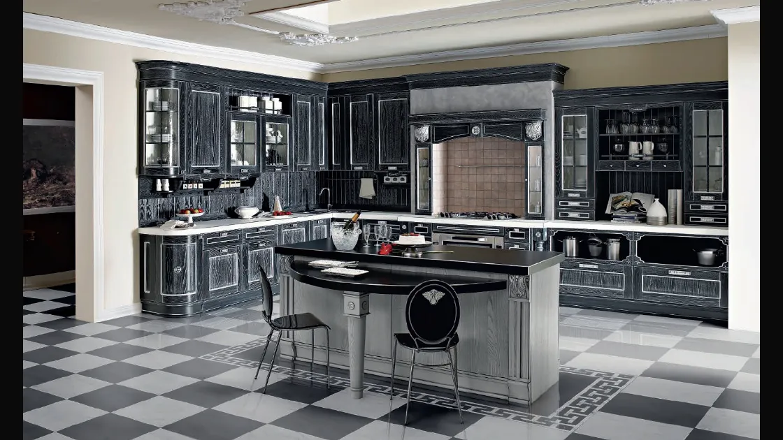 Cucina Classica angolare con isola centrale Imperial Charme in Fassino Antracite decapato con decorazioni argento di Aran