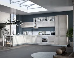 Cucina Classica York v6 in Rovere Calce, Elementi a giorno in lamiera finitura Laccato Bianco opaco di Stosa