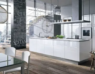 Cucina Design con isola Bijou in vetro Bianco lucido di Aran