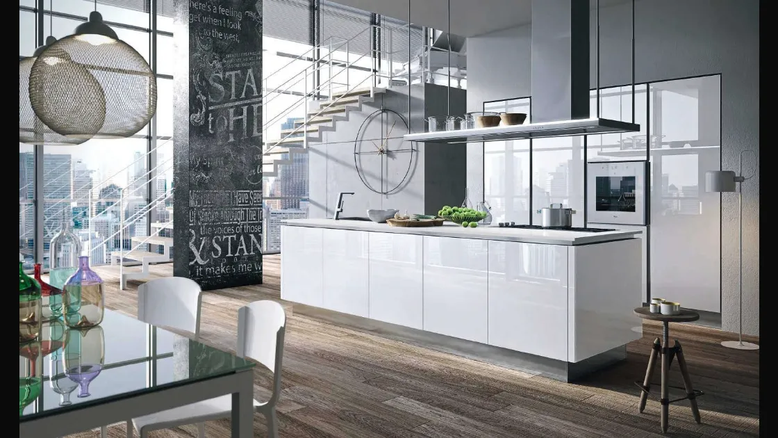 Cucina Design con isola Bijou in vetro Bianco lucido di Aran