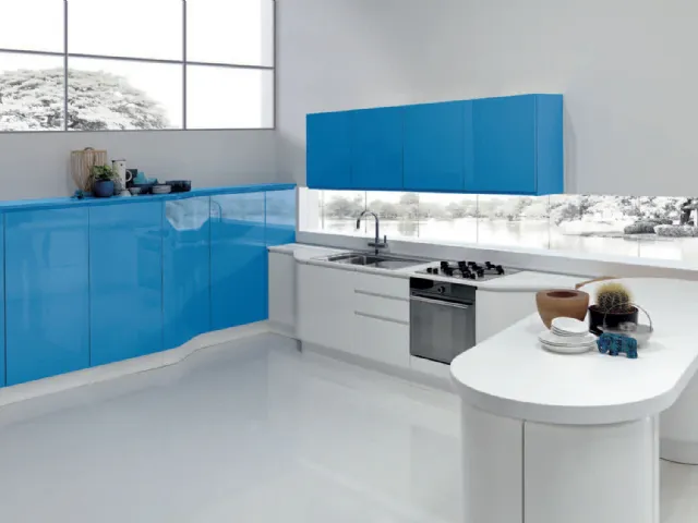 Cucina Design angolare con penisola Masca in laccato Blu e Bianco lucido di Aran