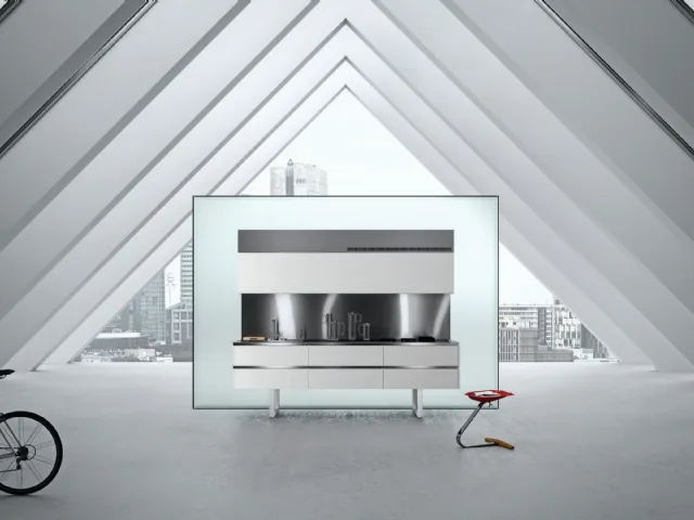 Cucina Design lineare Sipario in Fenix Bianco Alaska e Acciaio inox di Aran