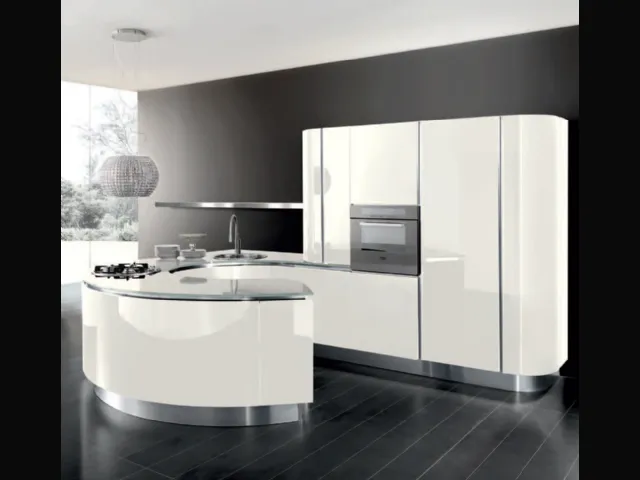 Cucina Design con penisola a semicerchio Volare in laccato lucido Bianco puro e top in vetro Bianco di Aran