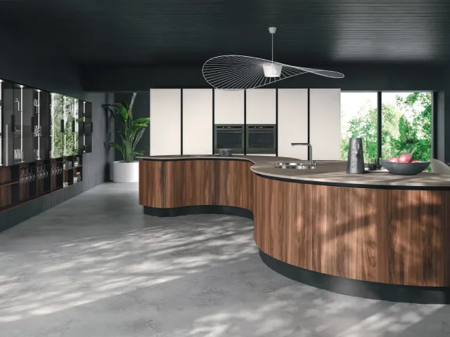 Cucina Design Volare con isola centrale dalle forme curvilinee in Legno di Aran