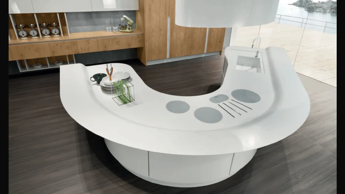 Cucina Design a isola semicircolare Volare in laccato Bianco lucido e Rovere nodato di Aran