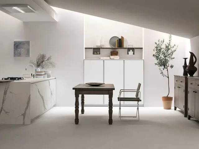 Cucina Moderna con penisola Aliant 10 in vetro e HPL di Stosa