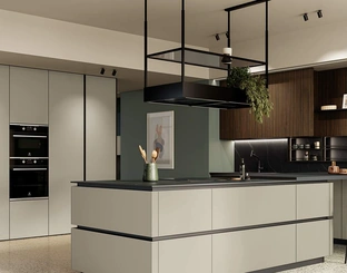 Cucina Moderna con penisola Altea Composizione 02 in vetro opaco di Prima Cucine