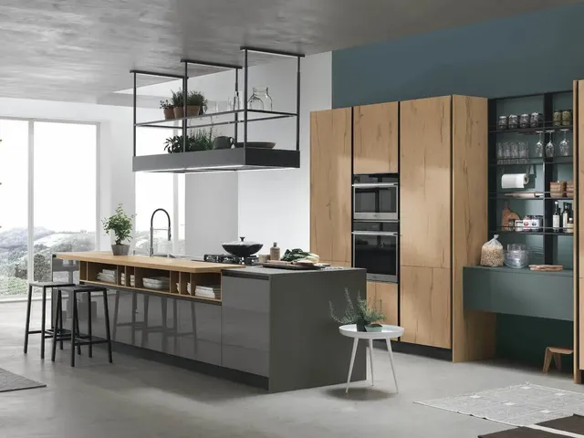 Cucina Moderna con isola in laccato lucido Ardesia e Rovere Natura Infinity 15 di Stosa