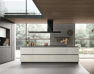 Cucina Moderna con isola Metropolis 10 in pet e materico Cemento Bianco di Stosa
