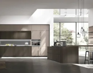 Cucina Moderna con isola Metropolis v01 in Termo Strutturato Rovere Conero Riga e Pet Metal Acciaio di Stosa