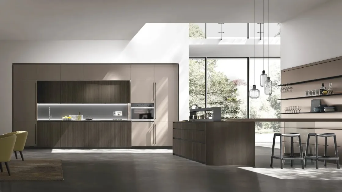 Cucina Moderna con isola Metropolis v01 in Termo Strutturato Rovere Conero Riga e Pet Metal Acciaio di Stosa