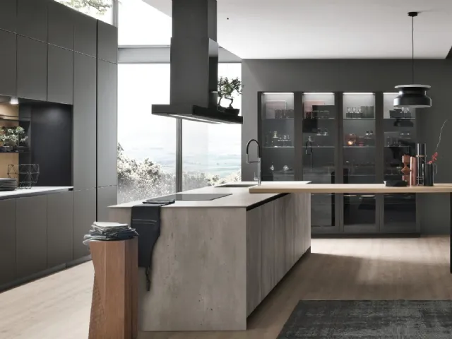 Cucina Moderna con isola Aliant v08 in HPL materico Argilla e colonne in vetro opaco Nero di Stosa