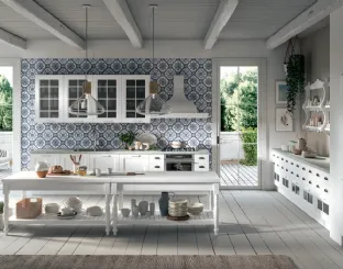 Cucina lineare Shabby Chic Ylenia in frassino laccato Bianco con top in grès di Aran