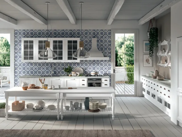 Cucina lineare Shabby Chic Ylenia in Frassino laccato Bianco con top in grès di Aran